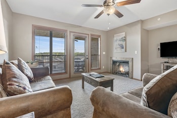 2-BD Condo - Terrace Level - 1502