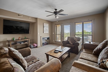 1-BD Condo - Terrace Level - 1501B