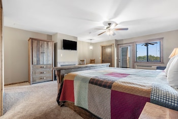 2-BD Lake View Condo - Walk-In Level - 1206