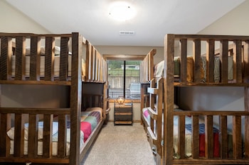 4-BD Waterfront Condo - Walk-In Level - 506
