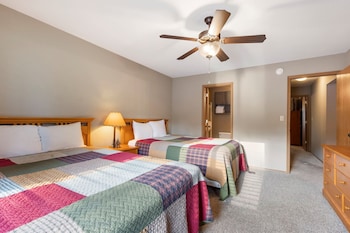 2-BD Waterfront Penthouse Condo 611