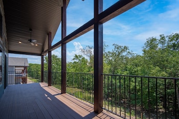 Indian Point - 5-Bedroom Lodge 168