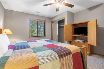 2-BD Waterfront Walk-In Condo - 605