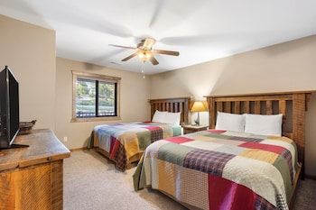 2-BD Lake View Condo - Penthouse Suite - 1211