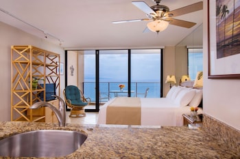 Studio, 1 King Bed, Kitchen, Balcony, Oceanfront