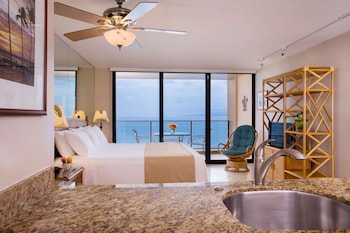 Studio, 1 King Bed, Kitchen, Balcony, Oceanfront