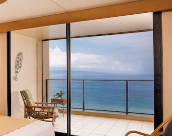 Studio, 1 King Bed, Kitchen, Balcony, Oceanfront