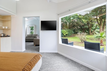 Suite with Gardenview 1 King