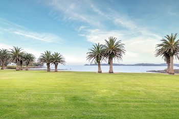 Deluxe Seaview 1 King