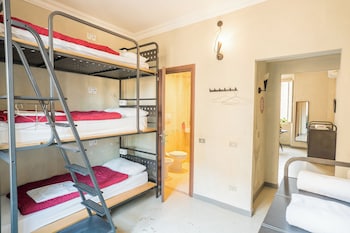 Shared Dormitory, Women only (6 people)