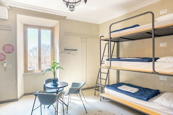 Shared Dormitory, Women only (6 people)