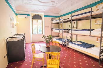 Shared Dormitory, Mixed Dorm (6 people)
