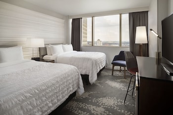 Superior Room, 2 Queen Beds, River View (Mobility/Hearing Access, Roll-In Shwr)