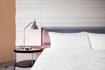 Classic Room, 1 King Bed