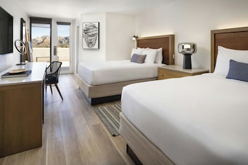 Room, 2 Queen Beds, Terrace (View)
