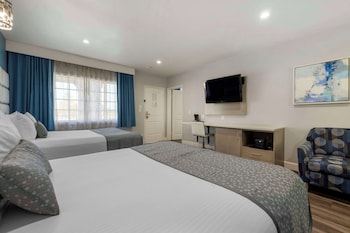 Standard Room, 2 Queen Beds, Non Smoking, Refrigerator