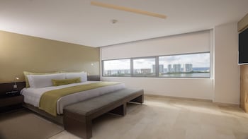 Suite, 1 King Bed, Terrace, Lagoon View