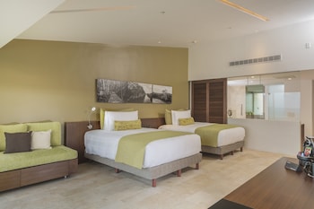 Club Room, 2 Queen Beds, Terrace, Ocean View (Terrace)