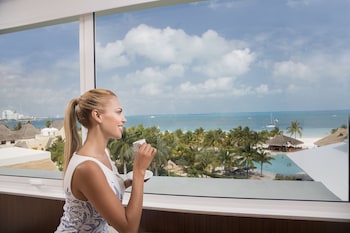 Club Suite, 2 Queen Beds, Ocean View