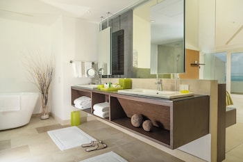 Suite, 1 King Bed (Caribbean)