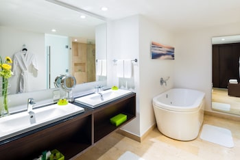 Suite, 1 King Bed, Terrace, Ocean View