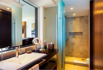 Standard Room, 2 Queen Beds, Ocean View