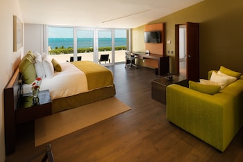 Presidential Suite, 1 King Bed (Coral)