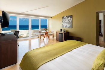 Signature Suite, 1 King Bed, Oceanfront
