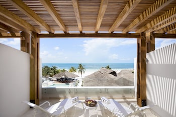 Signature Suite, 1 King Bed, Oceanfront