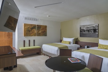 Classic Room, 2 Queen Beds