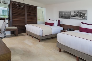 Classic Room, 2 Queen Beds, Lagoon View