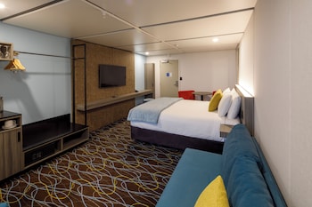 Superior Room, 1 King Bed, River View