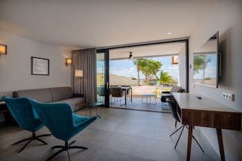 Premium Apartment, 2 Bedrooms, Ocean View, Beachfront