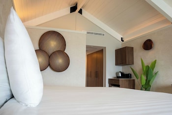 Deluxe Room, Oceanfront (Blues)