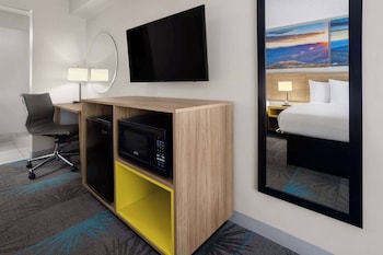 Deluxe Room, 2 Double Beds, Smoking