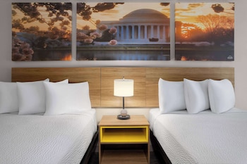 Deluxe Room, 2 Double Beds, Smoking