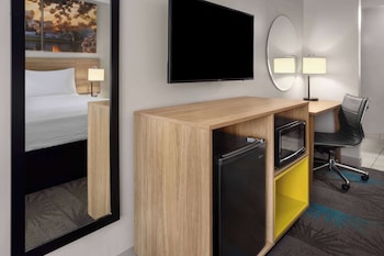 Deluxe Room, 2 Double Beds, Smoking