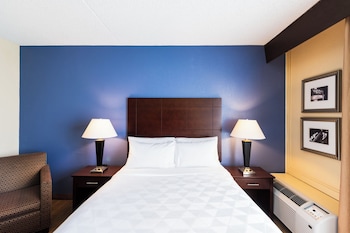 Standard Room, 1 Queen Bed