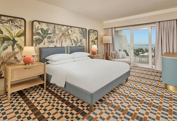 Suite, 1 King Bed with Sofa bed
