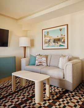 Suite, 1 King Bed with Sofa bed