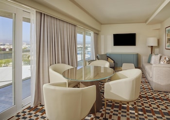 Suite, 1 King Bed (Sunset)