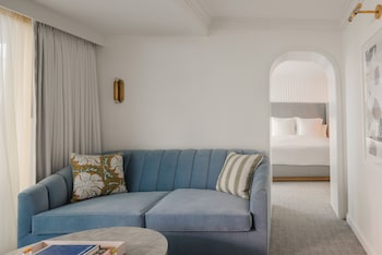 Villa, 1 King Bed, Poolside