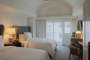 Suite, 2 Bedrooms, Mobility Accessible (City View)