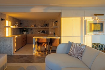 Suite, 1 King Bed, Oceanfront (Pacifica)