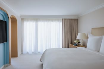Suite, 1 King Bed (Santa Monica)