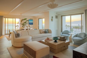 Suite, 1 King Bed, Oceanfront (Pacifica)
