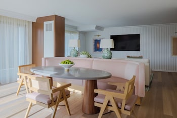 Malibu Terrace King Suite