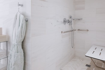 Suite, 1 Bedroom, Mobility Accessible, City View (Accessible Shower)