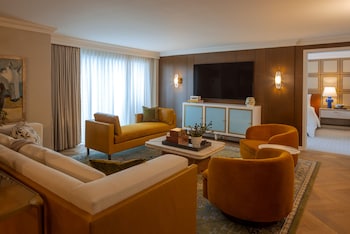 Suite, 1 Bedroom, Pool View