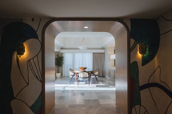 Suite, 1 King Bed (Santa Monica)
